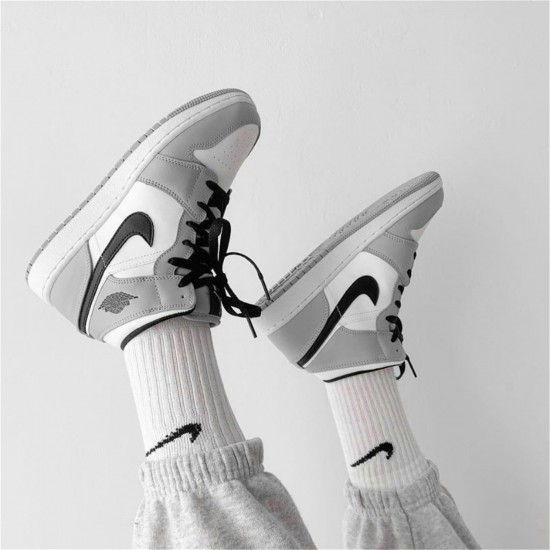 554724-092 Repsneakers Jordan 1 Mid Light Smoke Grey