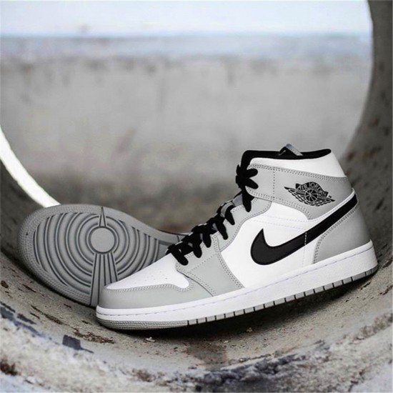 554724-092 Repsneakers Jordan 1 Mid Light Smoke Grey